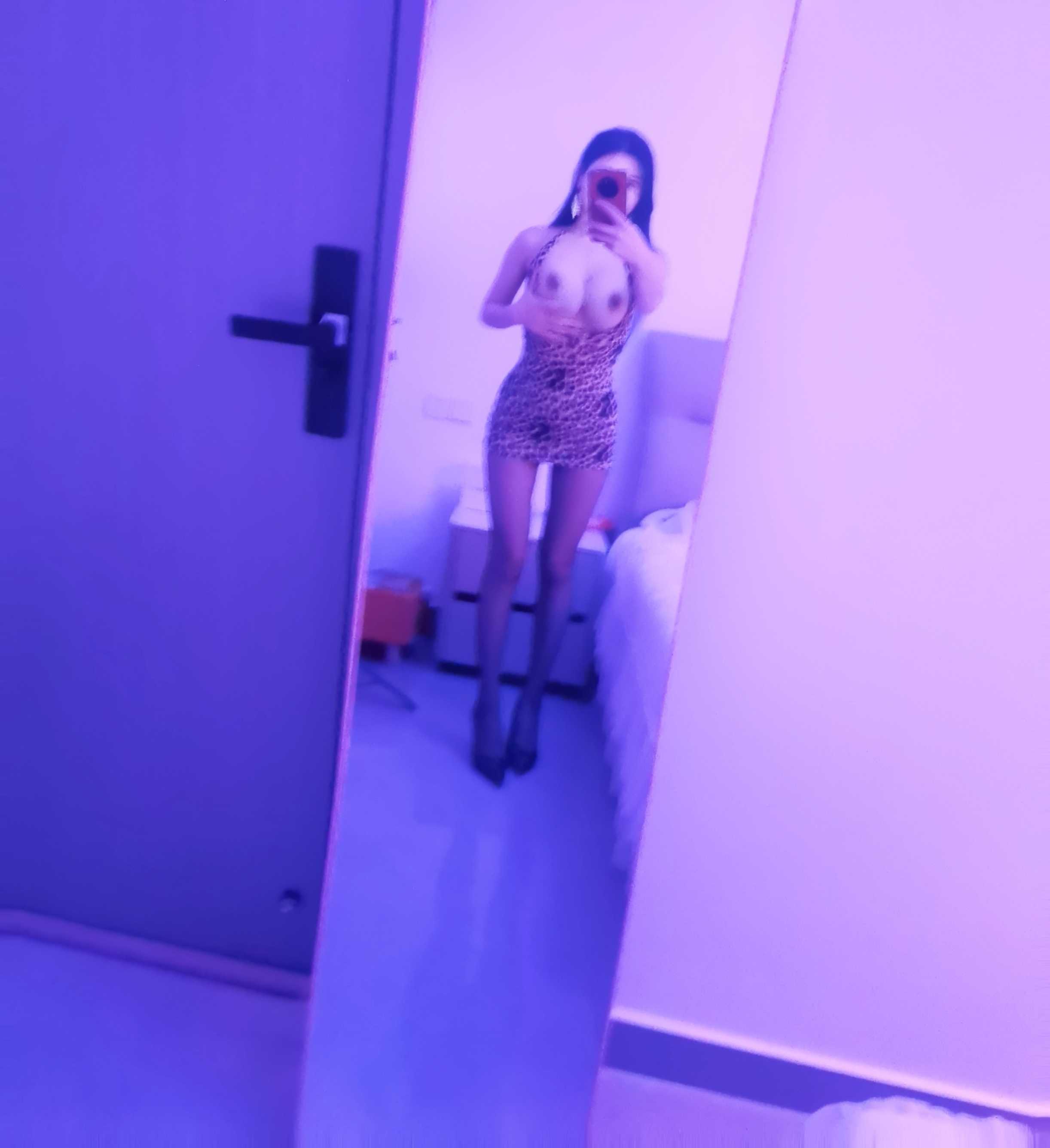 上城性感长腿小野猫